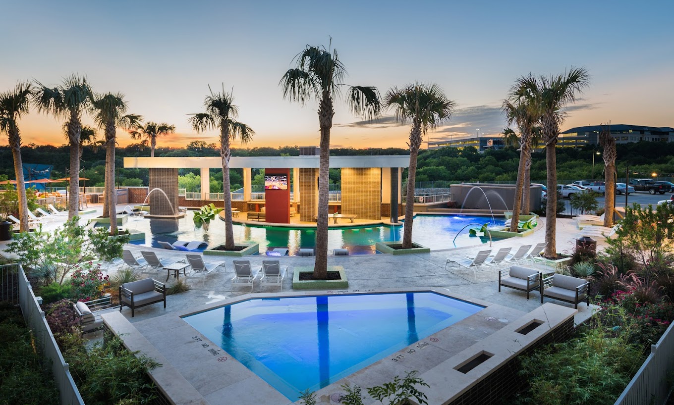The Lux - View 2